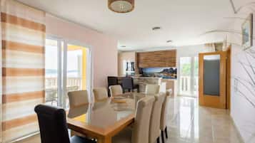 Villa (Six Bedroom Villa with Outdoor Pool, ) | Dining room