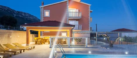 Villa (Six Bedroom Villa with Outdoor Pool, ) | Pool