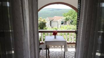 Apartment (One bedroom apartment with Garden vie) | Balcony