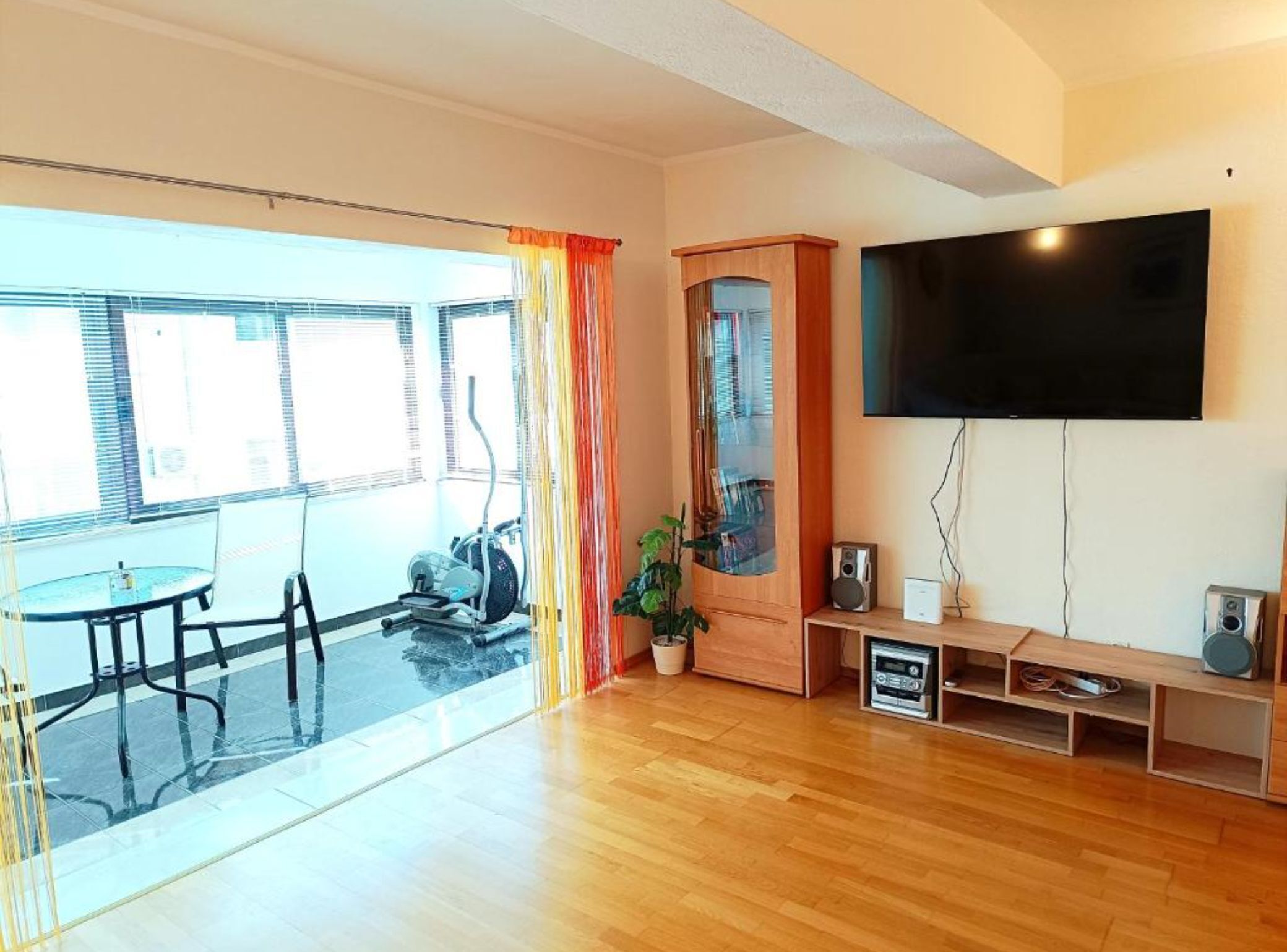 Apartament (TwoBedroom Apartment) | Sala d'estar | Televisor de pantalla plana de 32 polzades amb canals per satèl·lit 