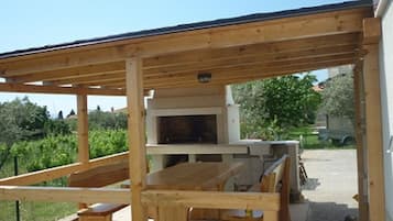 Villa (Four Bedroom Villa with Sea View) | BBQ/picnic Area