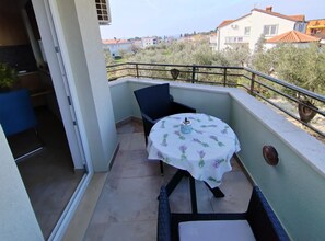 Villa (Four Bedroom Villa with Sea View) | Balkon