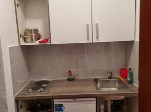 Studio (Studio apartment) | Eget kjøkken | Kjøleskap