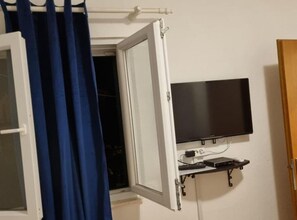 Studio (Studio apartment) | 4 phòng ngủ 