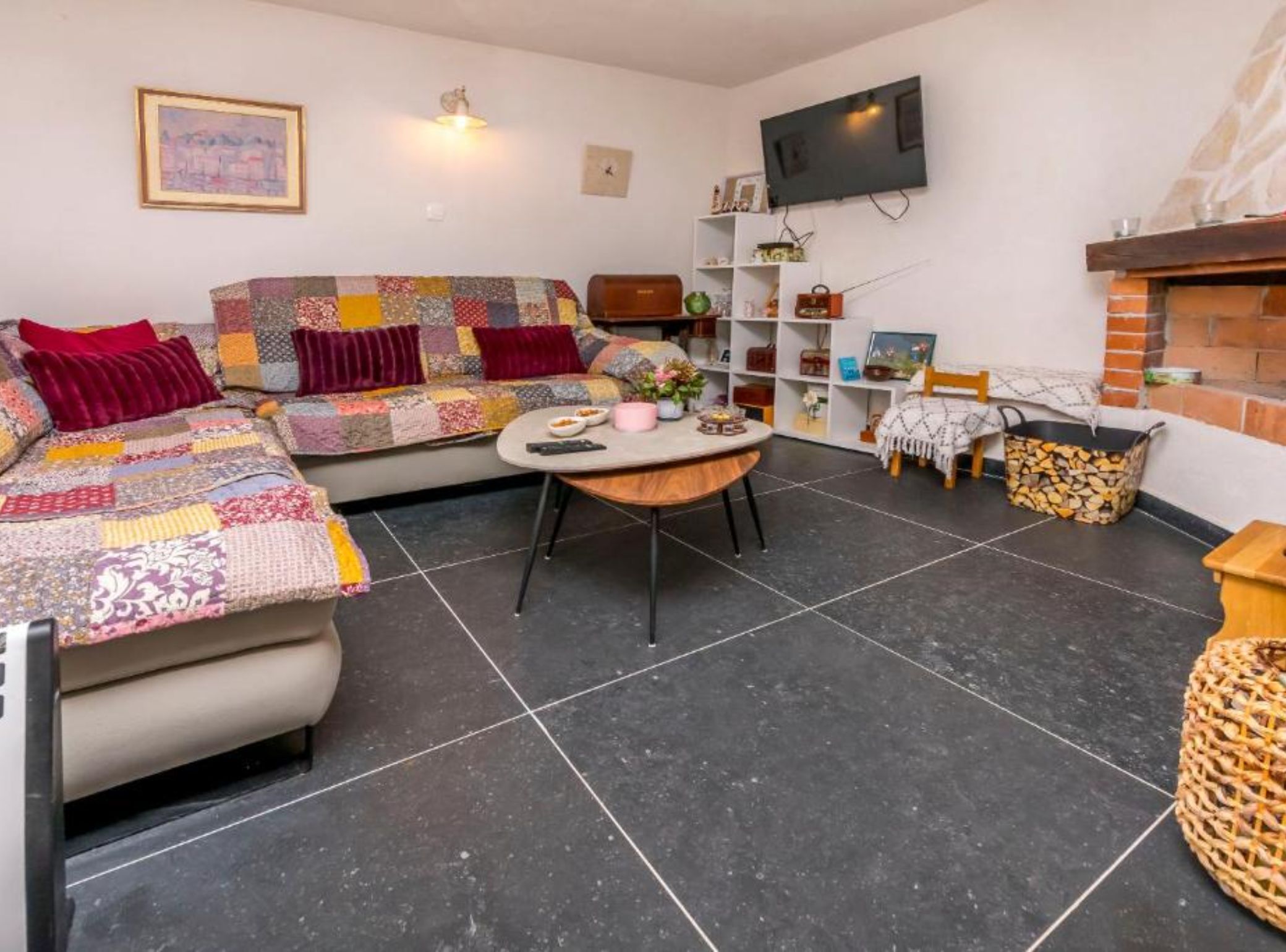 House (Holiday home Kuzmino) | Living room | 32-inch Smart TV with satellite channels