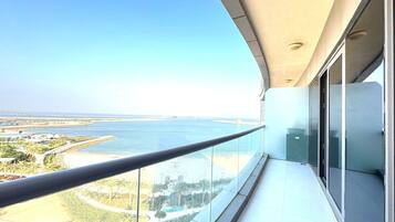 Căn hộ dành cho gia đình, ban công, quang cảnh bãi biển | Khuôn viên nơi lưu trú