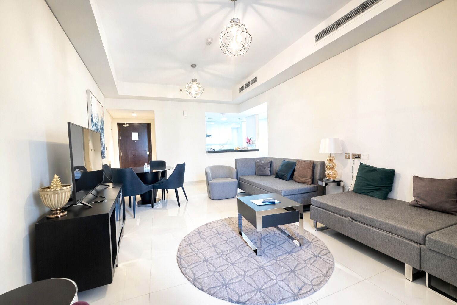 Familie appartement, balkon, uitzicht op het strand | Verduisterende gordijnen, een strijkplank/strijkijzer, gratis wifi