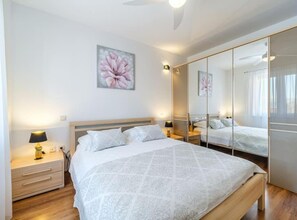 Apartment (Three Bedroom Apartment with Sea View) - Sutivan Sea Terrace Apartment (Sutivan)