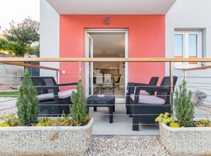 Appartement (Standard One Bedroom Apartment with B) | Salle de séjour