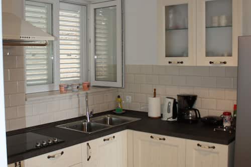 Apartment (Three Bedroom Apartment with Sea View) | Private kitchen