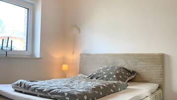 2 bedrooms, WiFi, bed sheets