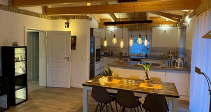 Bungalow „Villa Toscana“ mit privater Terrasse, Garten und WLAN