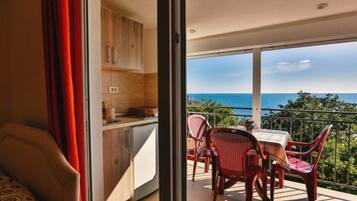 Estúdio (Studio Apartment with Sea View and Te) | Sacada