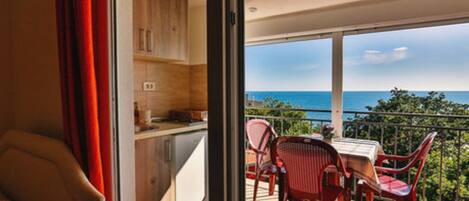 Studio (Studio Apartment with Sea View and Te) | Balcony
