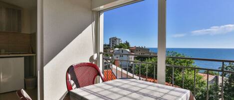 Studio (Studio Apartment with Sea View and Te) | Terrasse/Patio