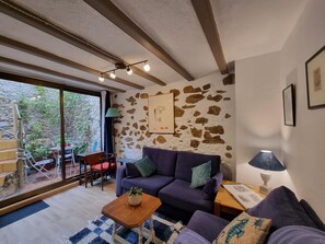 TV - Charming House, 2 Bedrooms, Terrace & Air Conditioning (L'Escala)