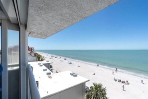 Property grounds - Peaceful Penthouse Escape 180° Views - Oceanfront (Indian Shores)