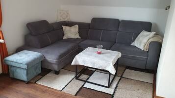 Fernseher, DVD-Player, Stereoanlage