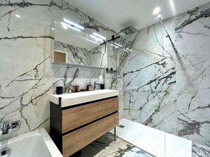 Hair dryer - New 3-Room Apartment - 4 People - Terrace in Briançon (Briançon)