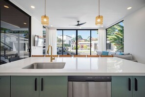 Interior - Beautiful and comfortable home located in Hermosa Palms Casa 71, just steps from the beach. This tropical getaway offers spacious living areas, a fully equipped kitchen, and access to exclusive community amenities including pools. (Playa Hermosa)