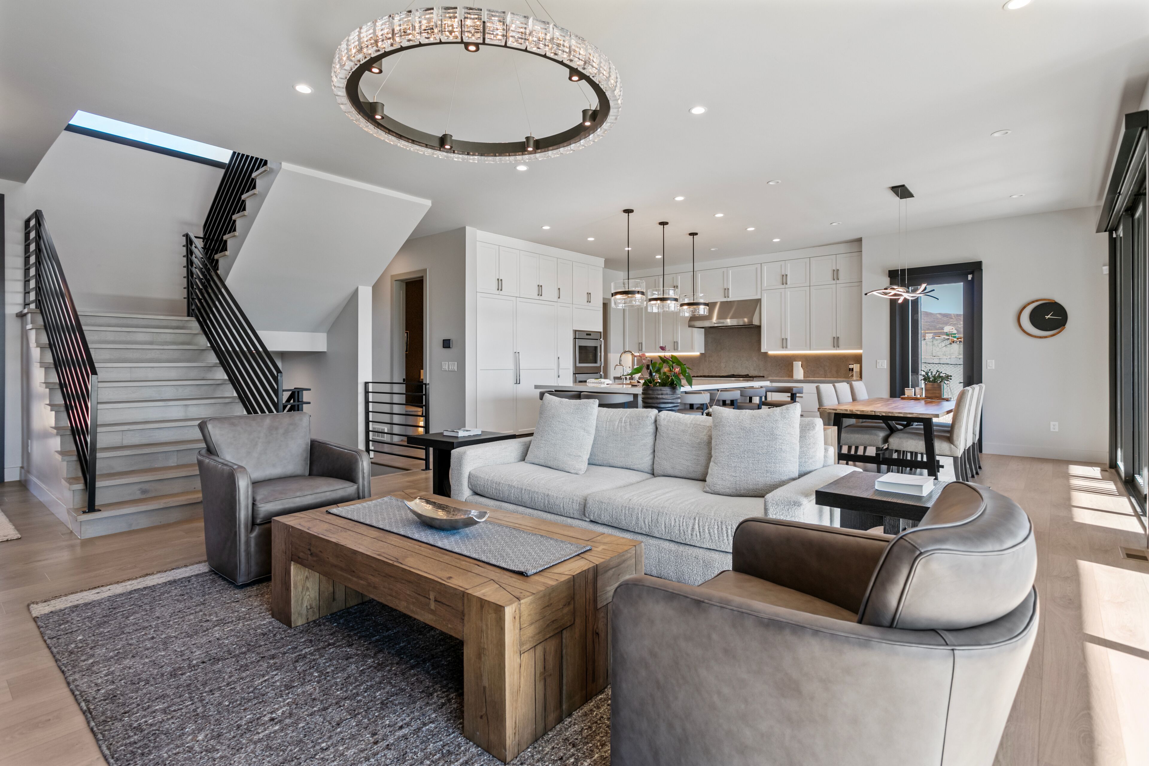 House, 5 Bedrooms | Living area