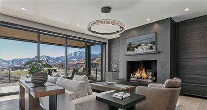 Spacious Ski Getaway Hot Tub 5 Bedroom 5 Home