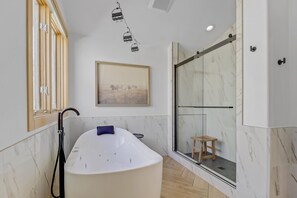 Townhome, 3 Bedrooms | Bathroom | Towels, shampoo - Pedal And Peak 113a 3 Bedroom Townhouse (Dillon)