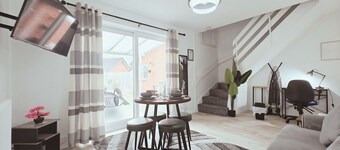 Telford Centre House with Parking, Garden, Wi-Fi