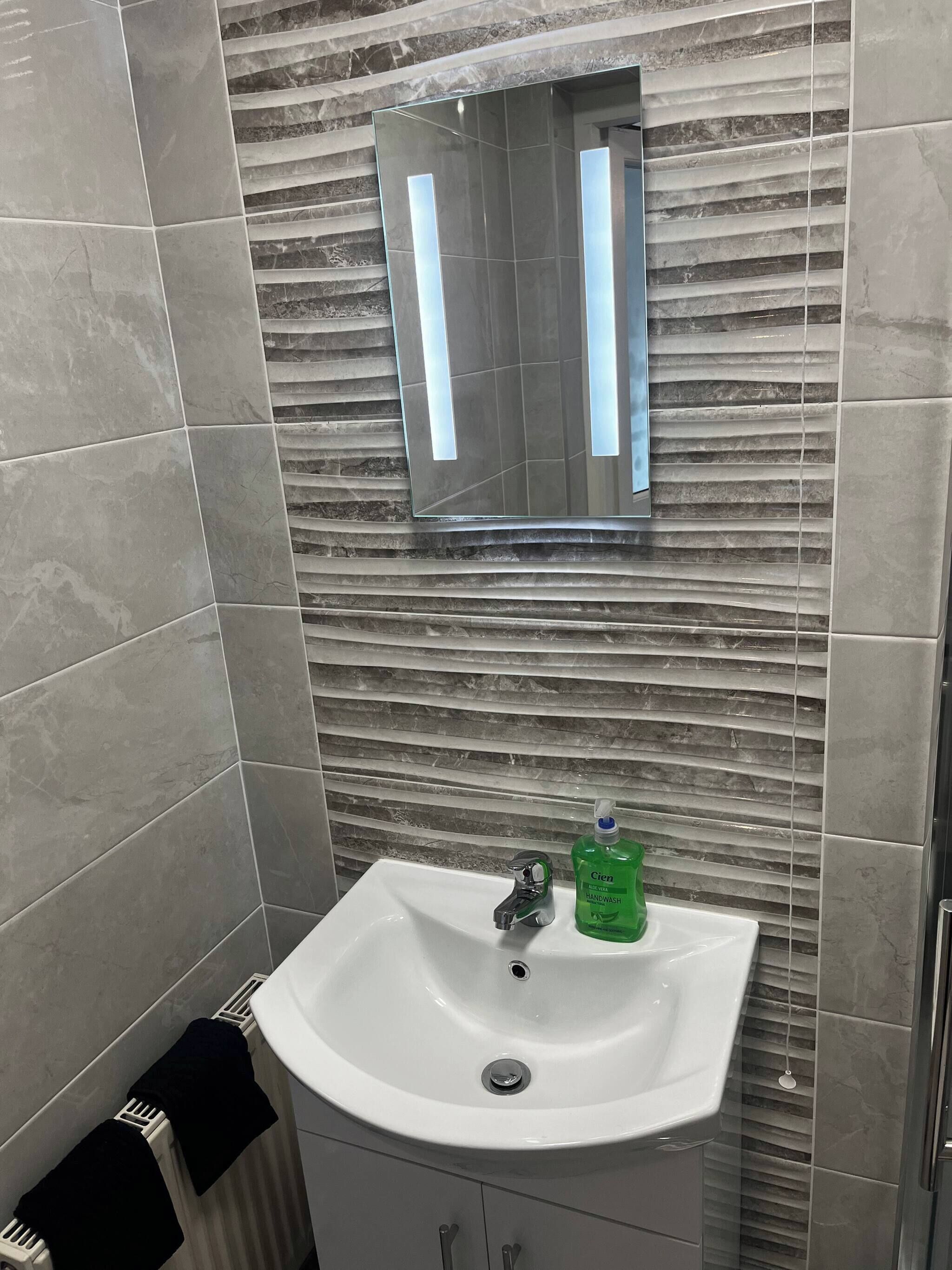 Room, 1 Bedroom, Balcony, Garden View | Bathroom