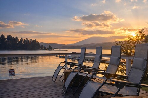 Villa with private sauna" located in a national park directly connected to Lake Nojiri, limited to 1 couple per day