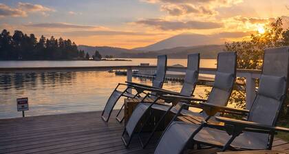 Villa with private sauna" located in a national park directly connected to Lake Nojiri, limited to 1 couple per day