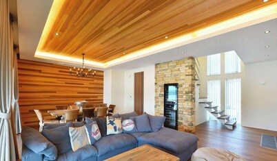Lakefront Sauna Villa in a Japanese National Park