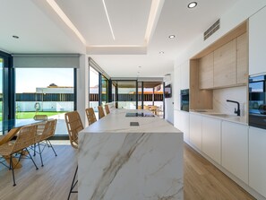 Fridge, microwave, oven, dishwasher - Sol By Canarias Getaway. (Mogán)