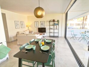 Dining - Modern Ground Floor Apartment in Islas Menores with Community Pool and Garden (Islas Menores)