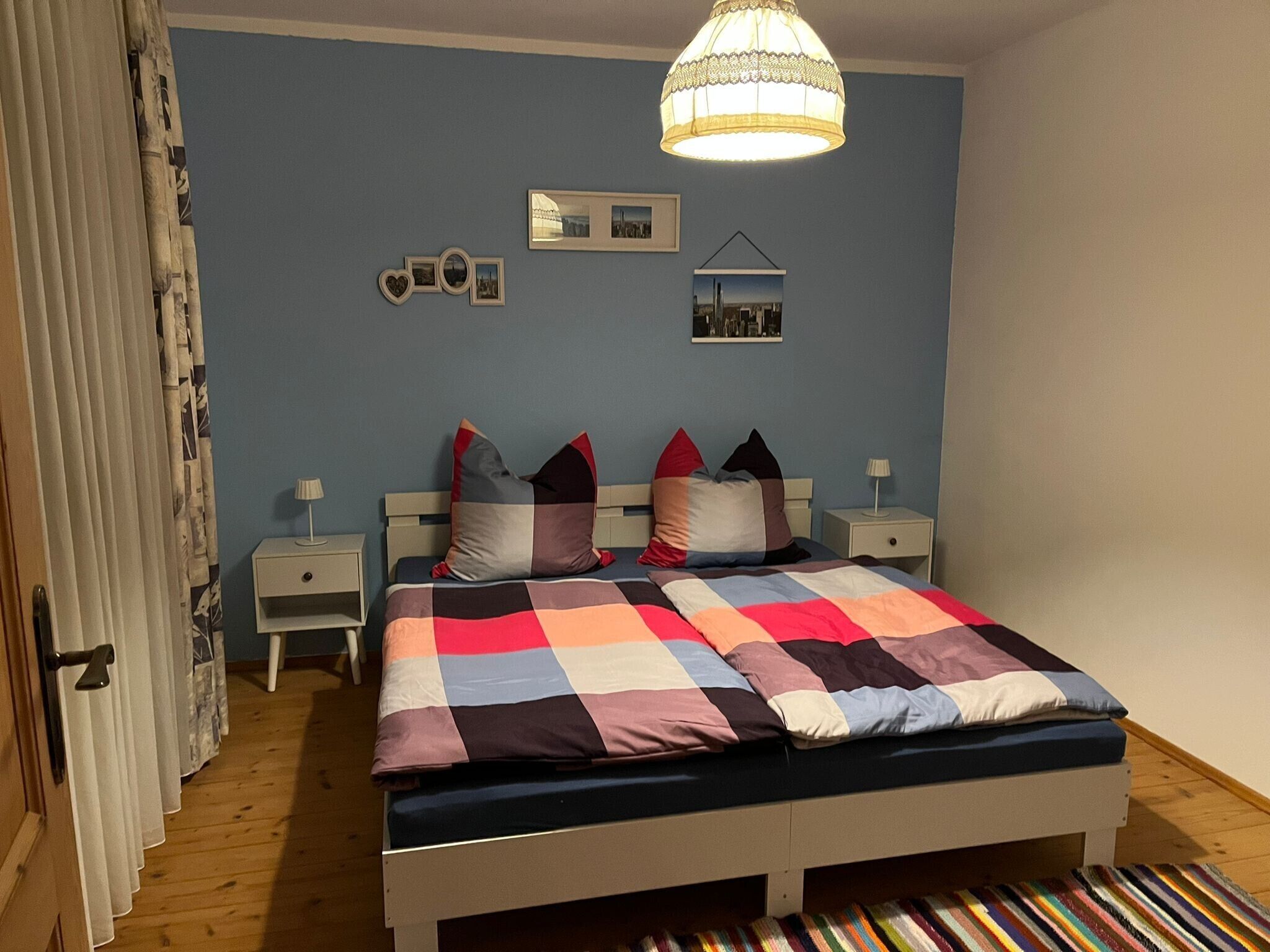 2 多间卧室、WiFi、床单