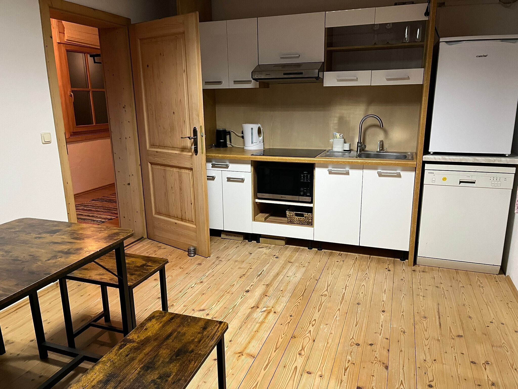 冰箱、微波炉、炉灶、洗碗机