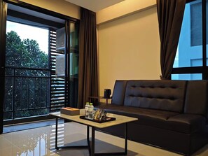 Basic Suite, Balcony | Living area