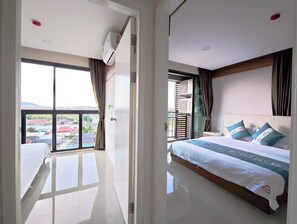 Comfort Suite, Balcony