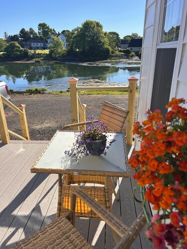 Stunning 3-bedroom Weskeag Village River House in South Thomaston