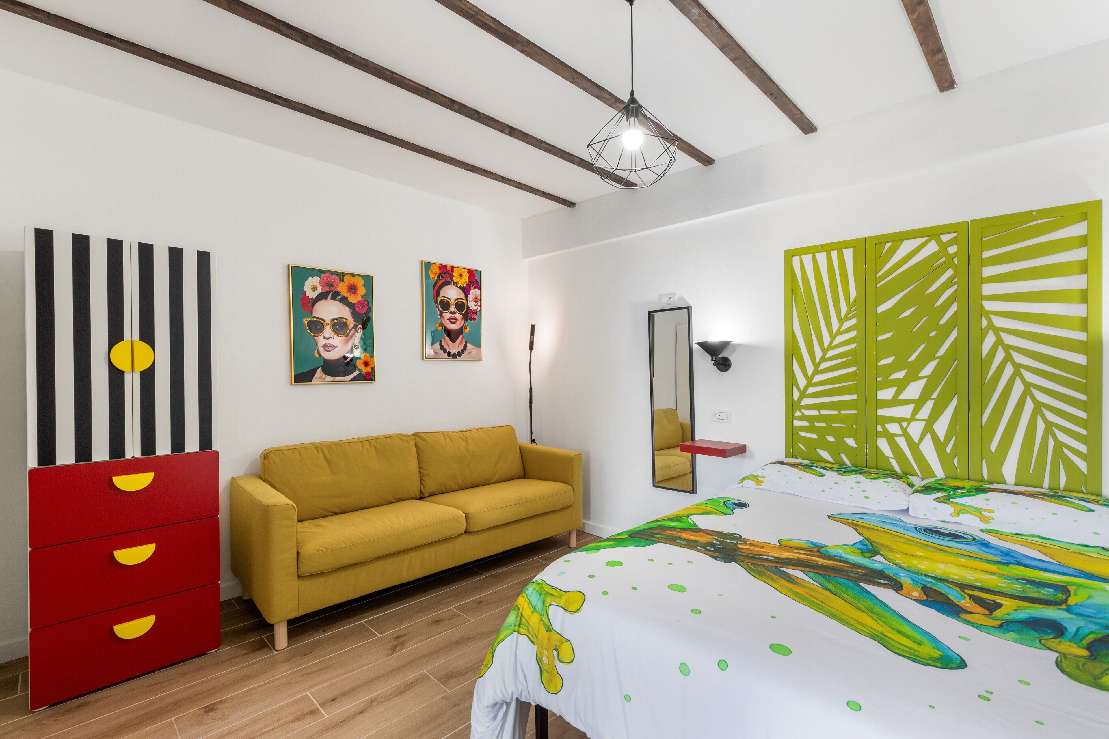 Ferros/tábuas de passar roupa, Wi-Fi, roupa de cama