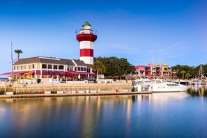 Marina - Coral Sands - 3BR/2BA - Great Location & Pools! (Hilton Head Island)