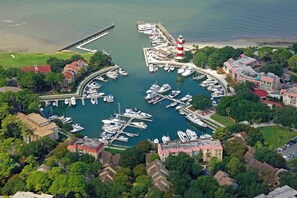 Marina - Coral Sands - 3BR/2BA - Great Location & Pools! (Hilton Head Island)