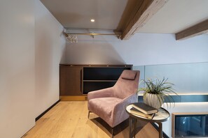 Suite with Private SPA