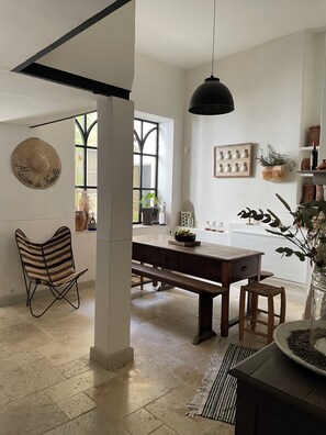 Dining - Charming atypical gîte, canal du midi, near sea, Capestang center (Capestang)