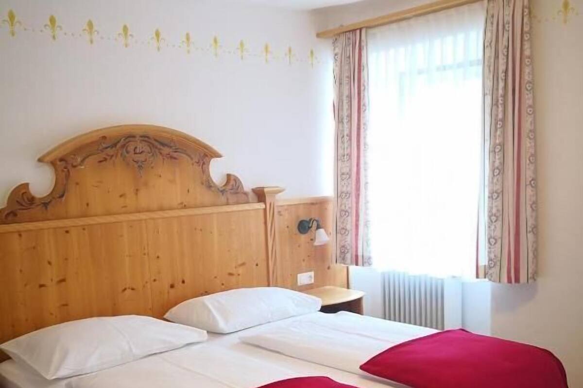 Basic Double Room, Non Smoking, City View