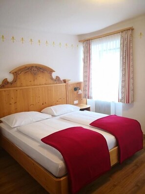 Basic Double Room, Non Smoking, City View - Landhotel Postgut (Tweng)