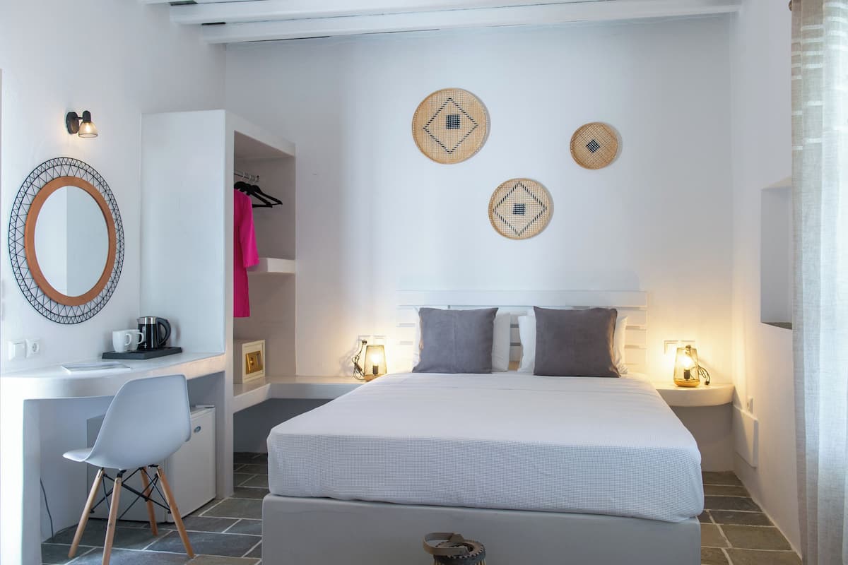 In-room safe, soundproofing, iron/ironing board, free cribs/infant beds