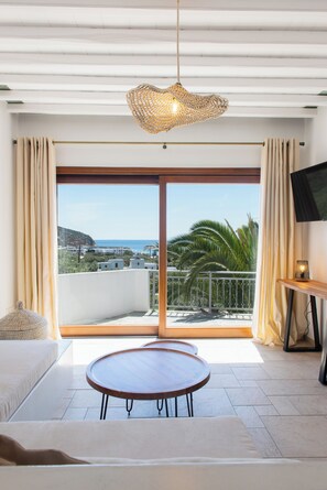 Big Apartment | Living area | 43-inch flat-screen TV with cable channels