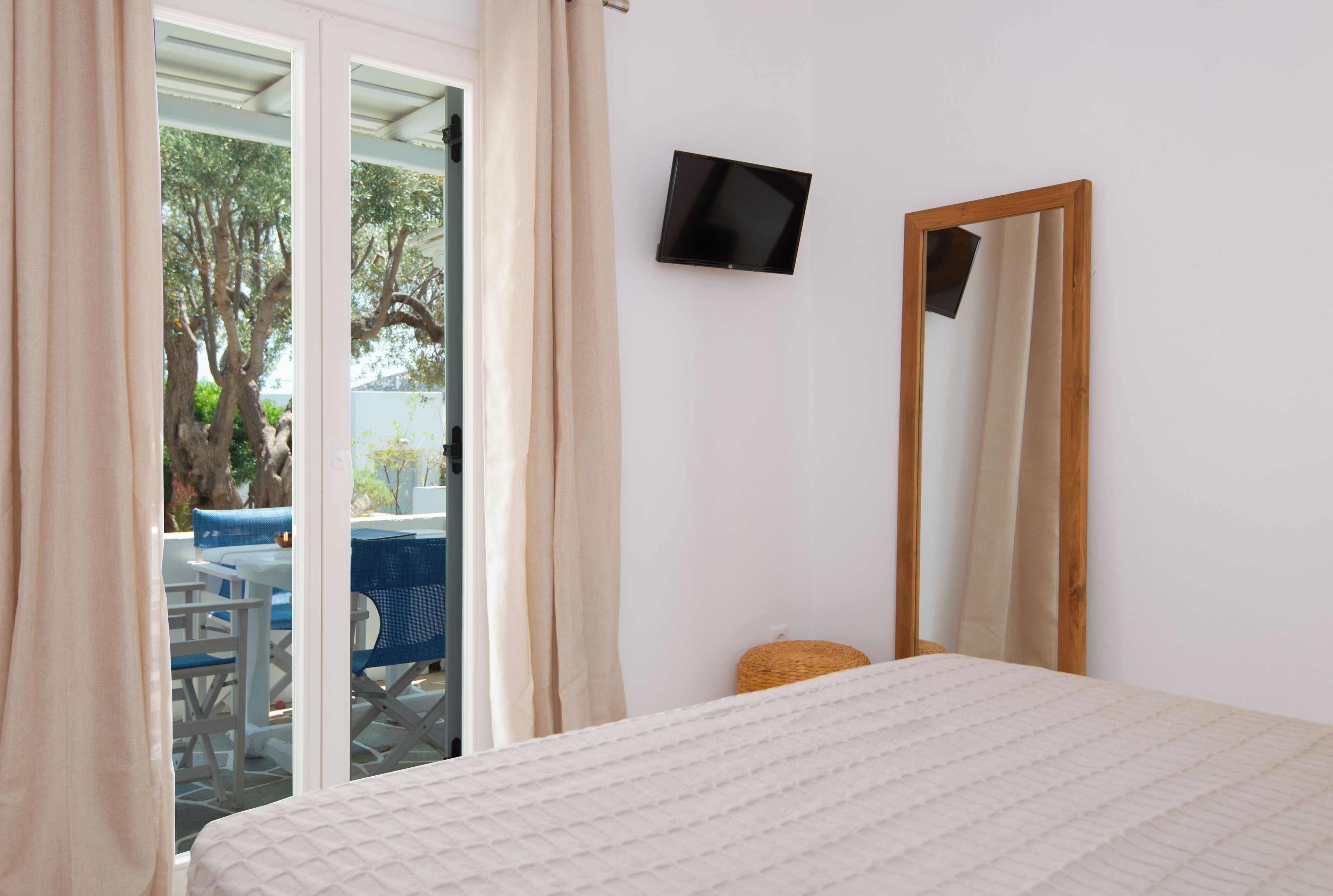 Family Suite | In-room safe, soundproofing, iron/ironing board, free cots/infant beds