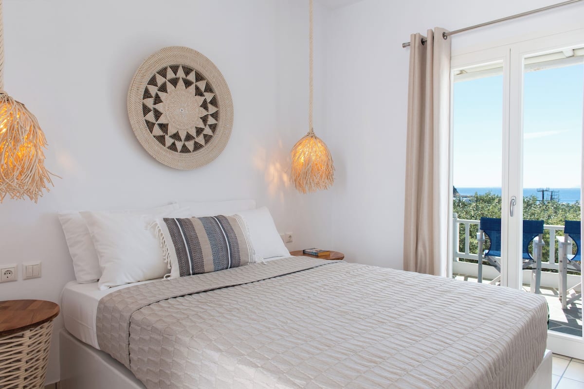 In-room safe, soundproofing, iron/ironing board, free cribs/infant beds